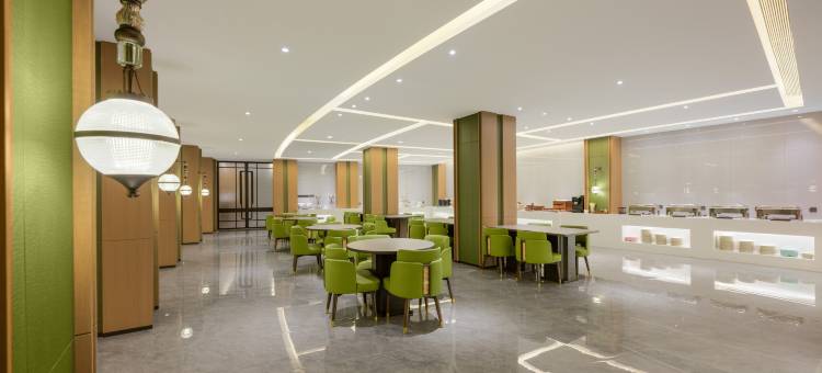 伊宁喀赞其景区机场美仑酒店图片