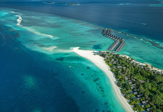 Four Seasons Resort Maldives at Landaa Giraavaru Over view