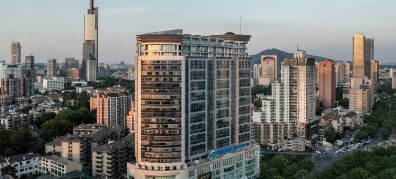 南京苏宁环球套房饭店(五台山地铁站店)图片