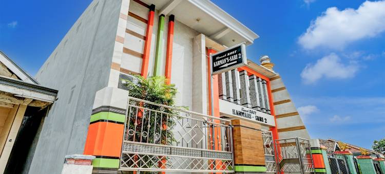 印度尼西亚SPOT ON 93149 Karman's Sari 1家庭式清真酒店(Spot on 93149 Karman's Sari 1 Homestay Syariah)图片