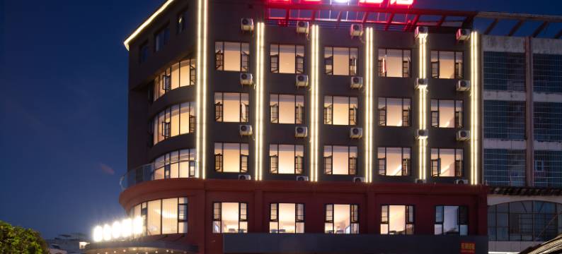 森仑S酒店(万宁高铁站店)图片