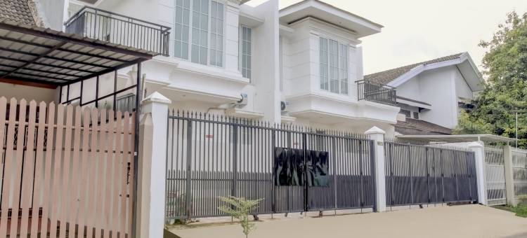 Hotel O Golden White House Near Mall Panakkukang图片