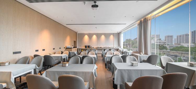 季汀国际酒店(重庆交通大学轻轨站店)图片