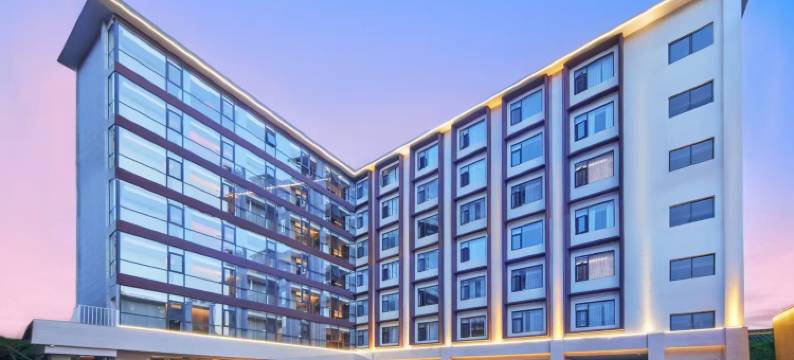 云朵蘭锦鲤花园泳池酒店(西双版纳景洪勐泐大佛寺店)图片