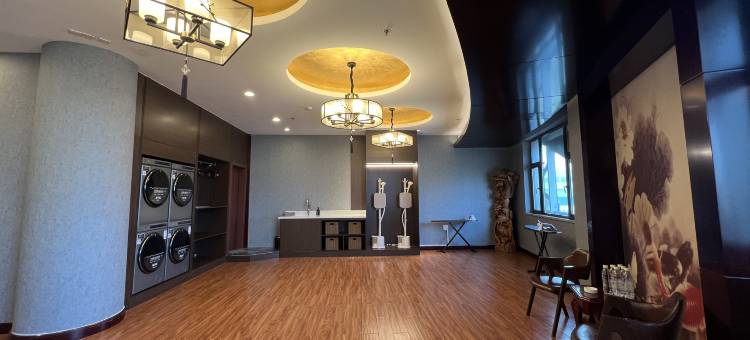 长治金威大酒店(八一广场王村机场店)图片