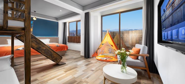 美栖峨眉山下民宿(报国寺旅游客运中心店)图片