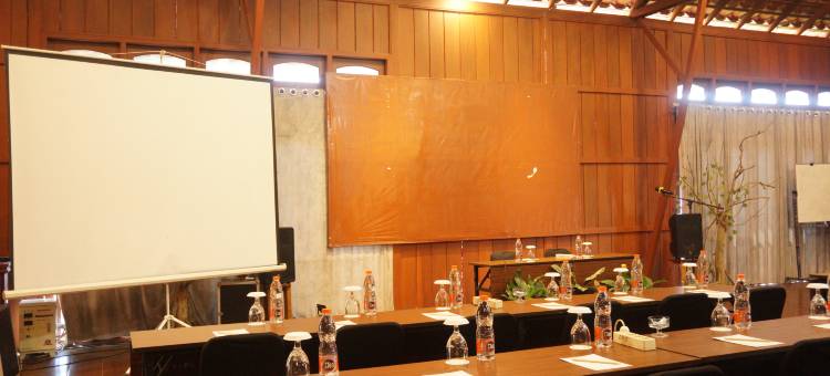 马格朗卡苏阿里异国度假村(Kasuari Exotic Resort Magelang)图片