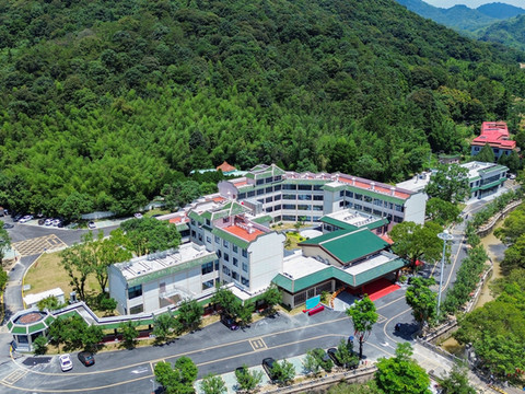 平和仰圣山庄(三平寺店)