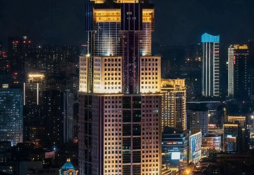 武汉江汉路步行街汉口江滩丽芮酒店外景图