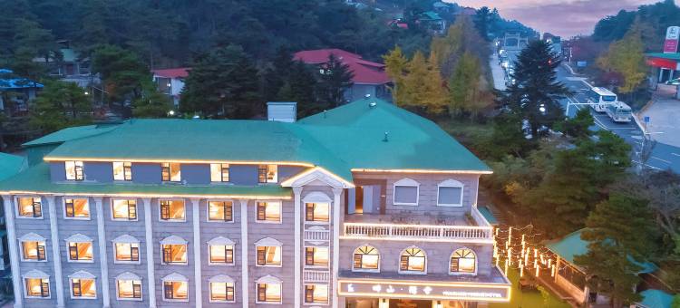 庐山畔山隐舍度假酒店(庐山牯岭镇小天池店)图片