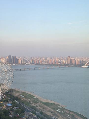 朵兰达LAB高空江景酒店(南昌万象城摩天轮店)图片