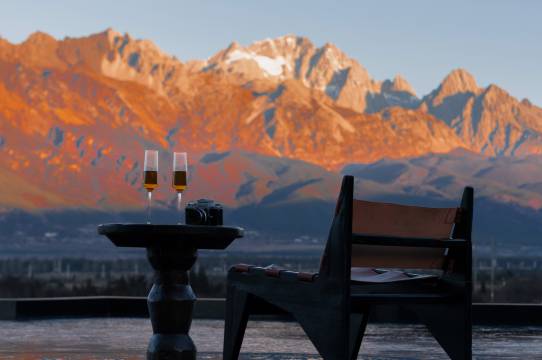 山禾里日照金山Snow Mountain野奢雪山度假民宿图片