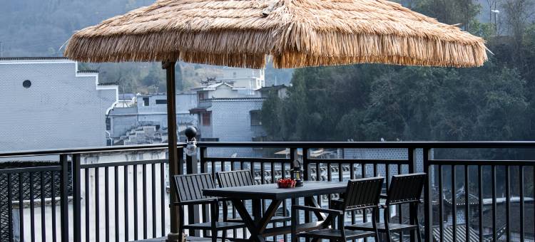 茶峒1803|落日山城・360°半麓花园・Vista文学美宿(边城茶峒景区店)图片