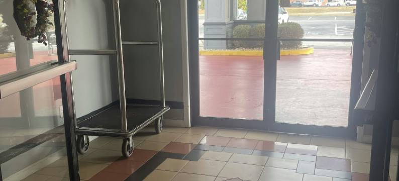 海恩斯维尔红屋顶旅馆(Red Roof Inn & Suites Hinesville)图片