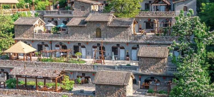 云丘山窑洞大院图片