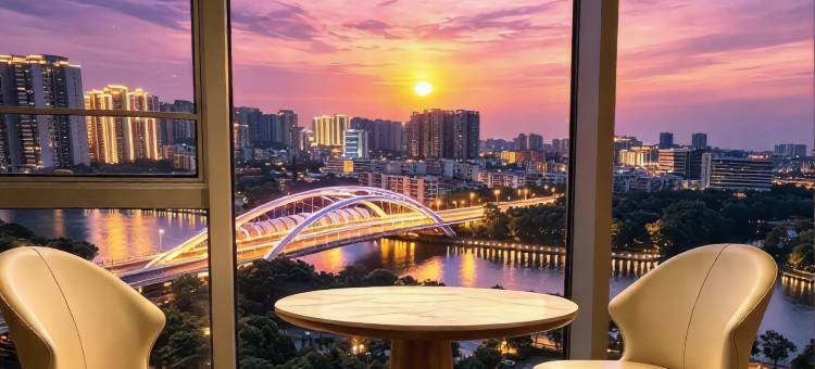 福玻斯高空江景Deluxe设计公寓(中山石岐步行街利和广场店)图片