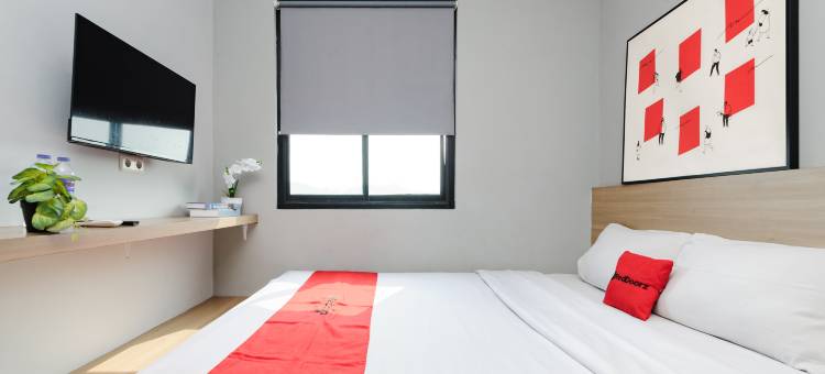 红多兹Plus酒店-Kedaton楠榜省(RedDoorz Plus @ Kedaton Lampung)图片