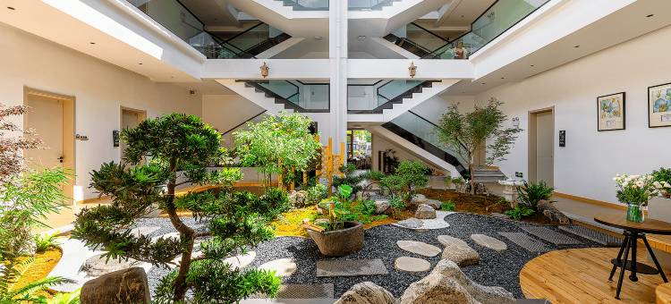 归隐拾光·Holiday Villa影音智享度假美宿(楚雄彝人古镇景区店)图片