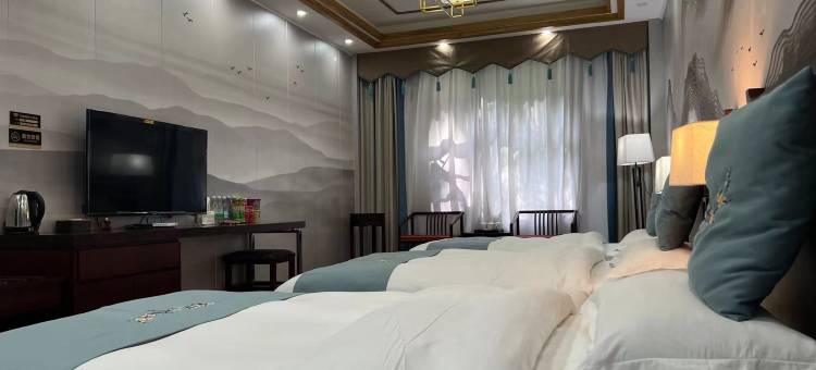 岫云阁(武当山景区琼台店)图片