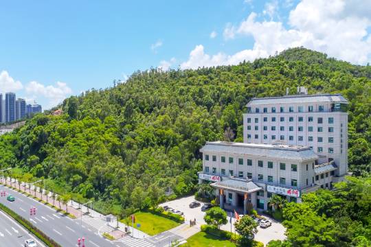 银华酒店(珠海横琴口岸国际会展中心店)