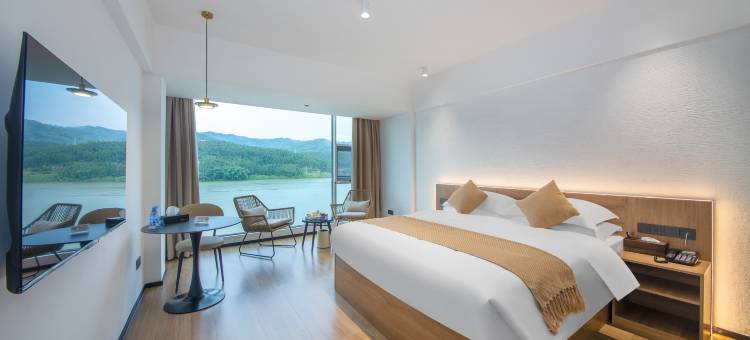 澜舍·溪岸客栈(公交总站店)图片