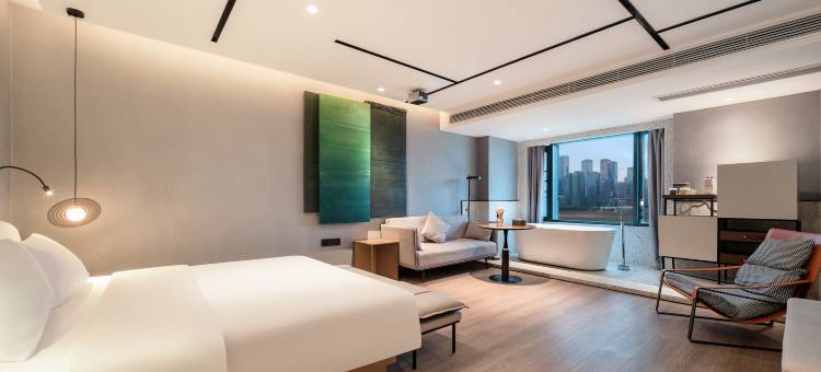 重庆解放碑洪崖洞江景亚朵S酒店图片