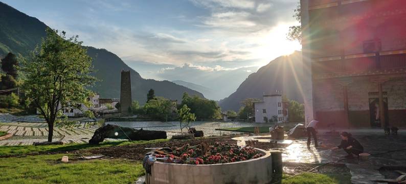 丹巴丹路燃道民宿(中路藏寨景区店)图片