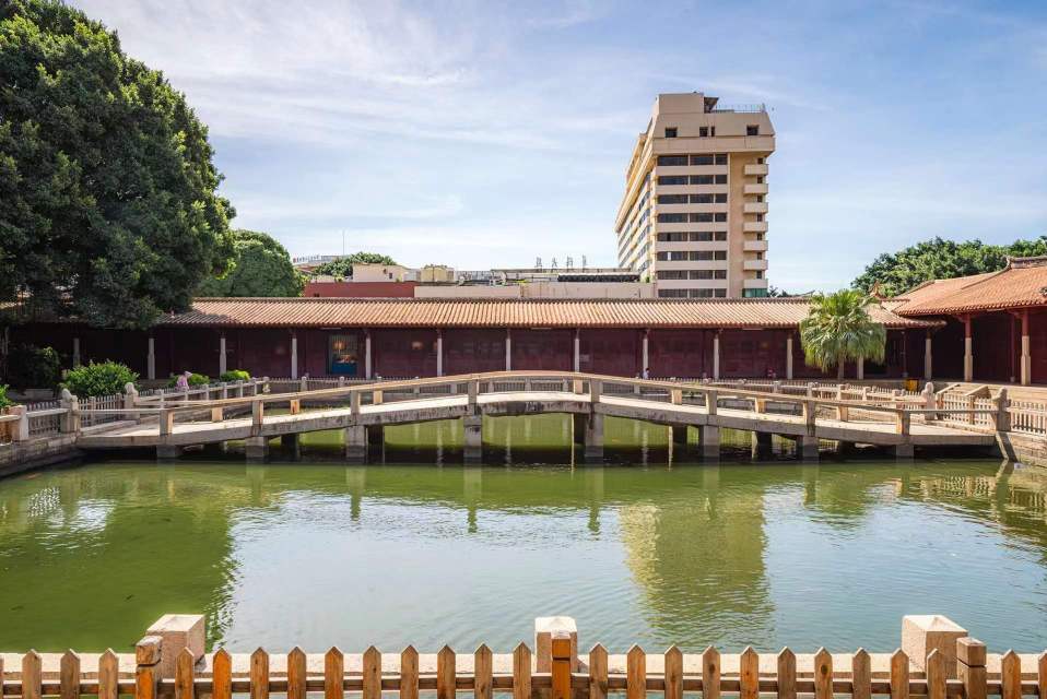 Overseas Chinese HotelOver view