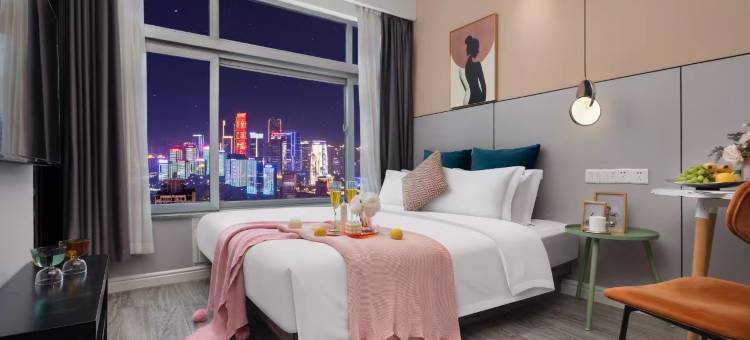 艺选酒店(重庆解放碑步行街洪崖洞店)图片