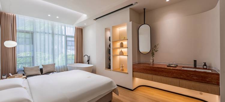 柏栖·侘寂美学民宿(万象城龙眼南路美食街店)图片