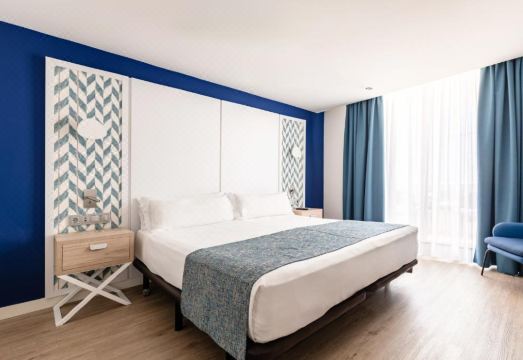 Catalonia Oro NegroHotel Overview