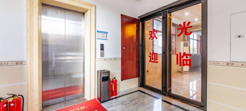 长沙逸盛主题酒店(中南大学阳光地铁站店)图片