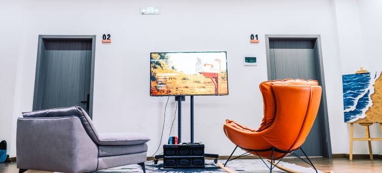 半品青年旅社(陶阳里景区店)图片