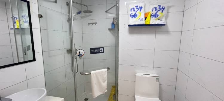7天优品酒店(青岛五四广场芝泉路地铁站店)图片