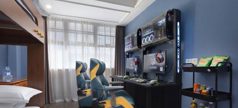 Clay克莱熊电竞酒店(麓谷公园地铁站店)图片