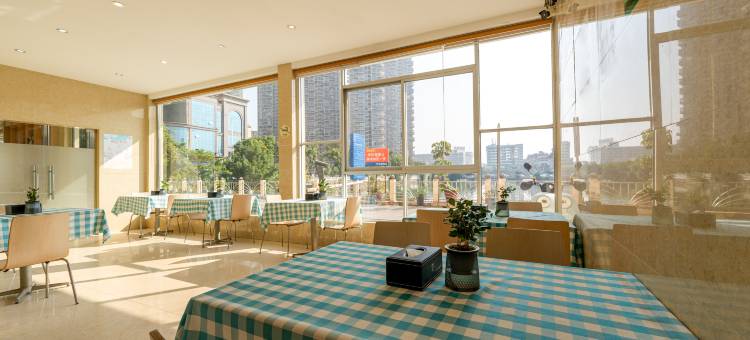 天悦酒店(贵港高铁站东湖店)图片