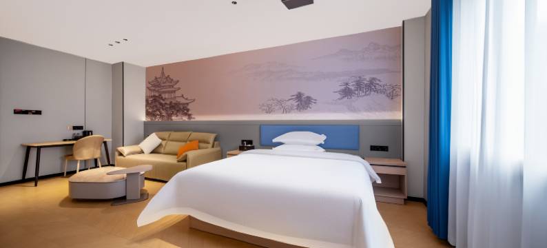 越家影院酒店(八一广场南昌火车站店)图片