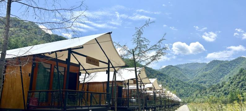 留坝诸葛亮点将台民宿图片