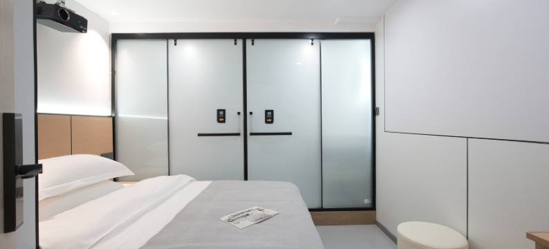 柚汐江景智能酒店(重庆解放碑步行街洪崖洞店)图片