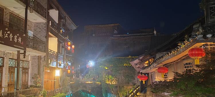 一蓑烟雨｜蓦然·Moran｜新中式露台观星设计师美宿(边城店)图片