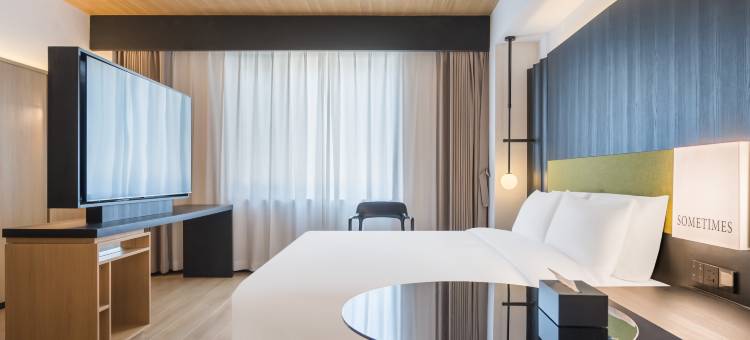 SFEEL设计师酒店(兰州张掖路西关地铁站店)图片