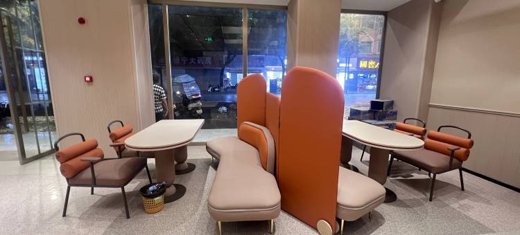 普格万和大酒店图片