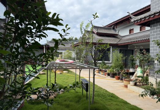 华悦城尖观景民宿外景图