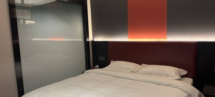 森林之巅电竞酒店图片