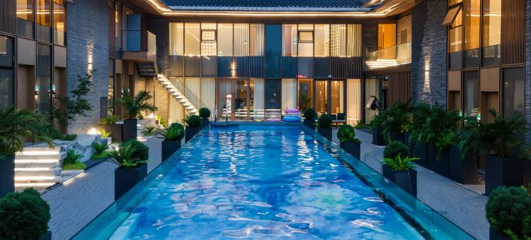 一宅新中式合院·智能客控丨设计师美学轻奢酒店(雅安高铁站店)图片