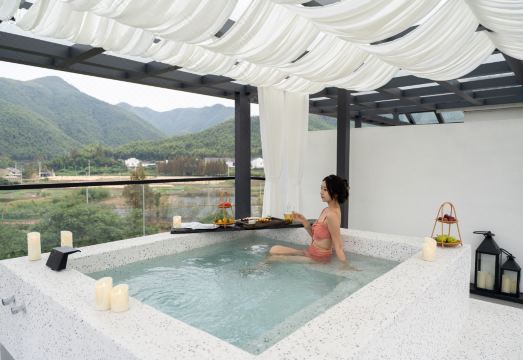 安吉半山半野民宿外景图