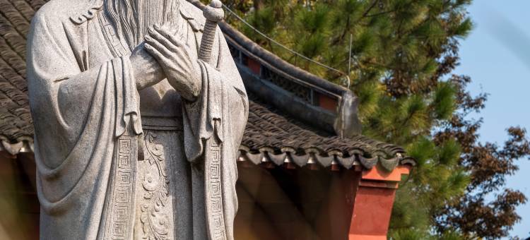 盐官潮乐之城灯影客栈图片