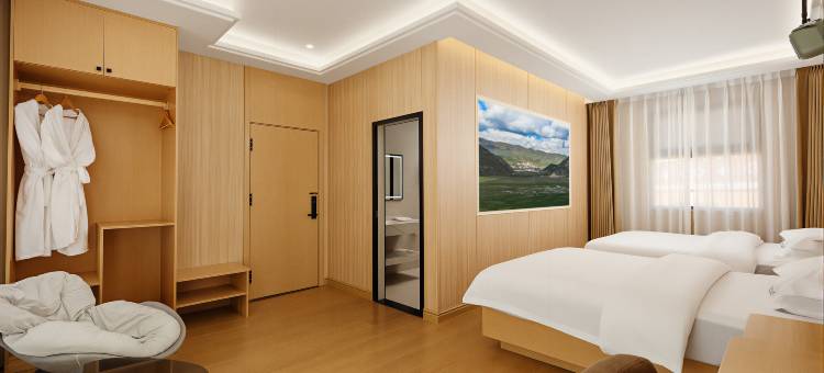 香格里拉牧云·山境民宿(独克宗古城大佛寺转经筒店)图片