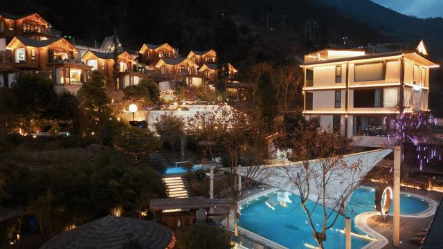 木林森·云上坐望温泉民宿图片