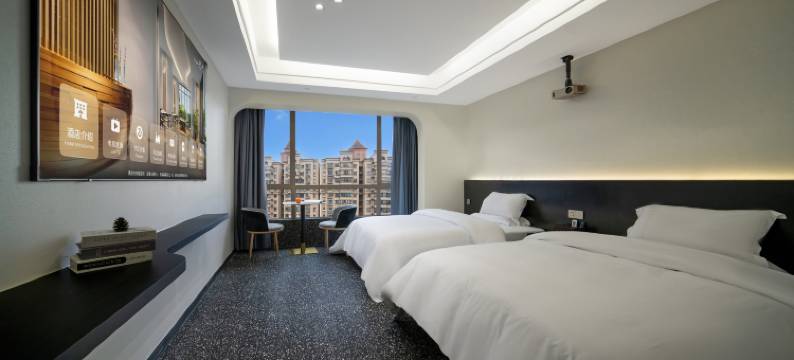 艺丰·科技智能都市云端影音观景酒店(花果园购物中心店)图片